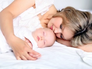 Совместный сон мамы и ребенка